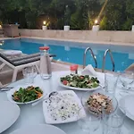 Felicity & Ξενοδοχείο Κεμέρ