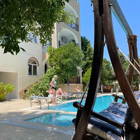 Felicity & Ξενοδοχείο